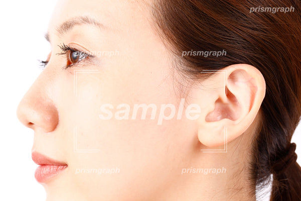 女性の横顔のアップの写真素材 aq0090114 - prismgraph