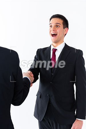 ビジネスマン 男性同士が握手して驚く a0011278PH