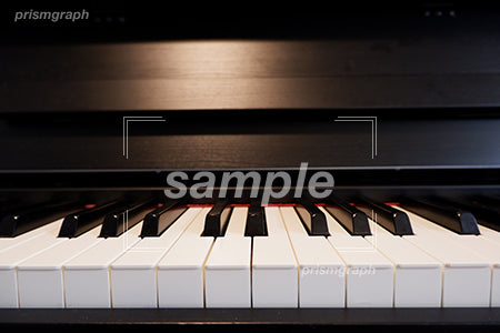 pianoを正面からの撮影した b0040013PH