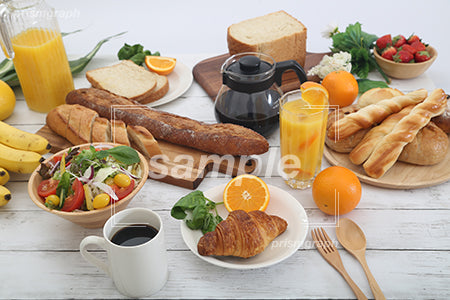 パン、フルーツなどの朝食 c0010004PH