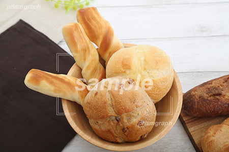 ライ麦パンとロールパン c0070036PH