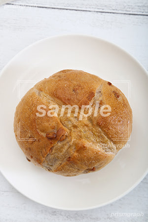 おらさに入れた丸い形のパン c0070067PH