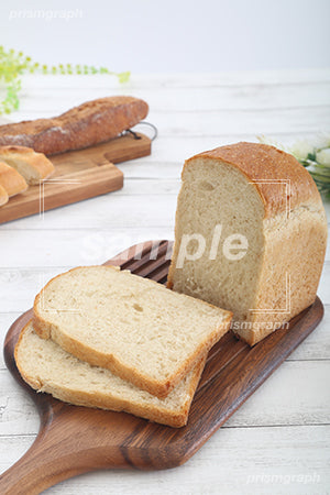 食パンをスライスしたシーン c0070072PH