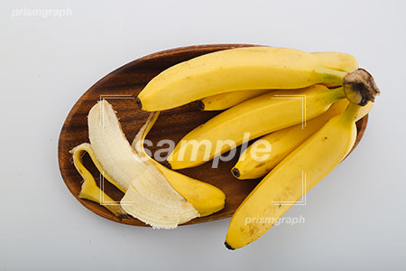 バナナ（banana）を剥いた c0100006PH