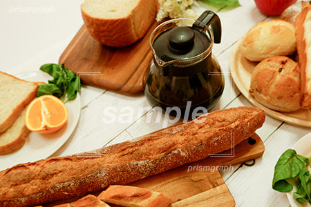 フランスパンと珈琲ポッドやオレンジ c0140024PH