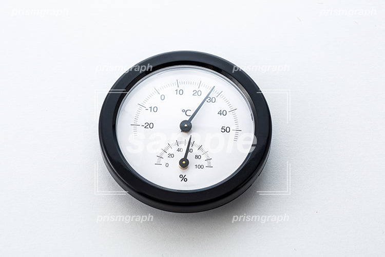 温度計、湿度計を中央に配置した f2003